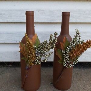 Decorative wine bottle set